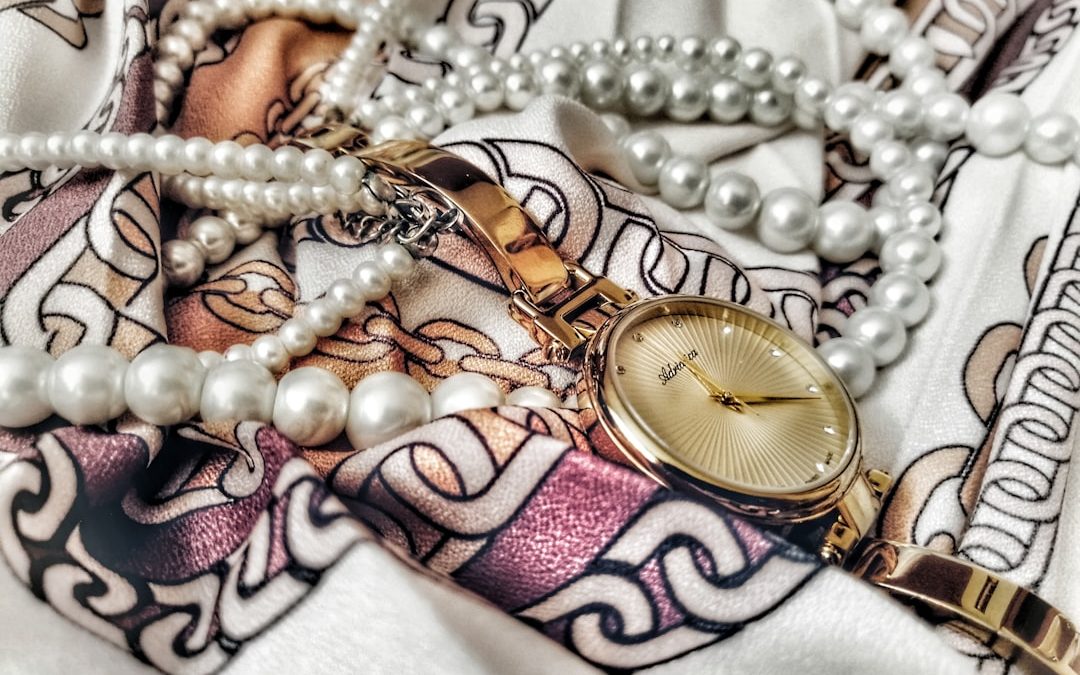 Photo Pearl necklace