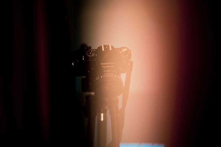 A favipiravir egy antivirális gyógyszer, amelyet elsősorban influenza és más vírusos fertőzések kezelésére használnak. Terhesség alatt a gyógyszerek szedése különös figyelmet igényel, mivel a magzatra gyakorolt hatásuk jelentős lehet. A favipiravir terhesség alatti alkalmazásának biztonságosságát még nem vizsgálták széles körben, de a rendelkezésre álló adatok arra utalnak, hogy a gyógyszer teratogén hatásai lehetnek.