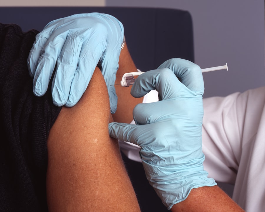 Bár az imatinib elsősorban a krónikus myeloid leukémia kezelésére lett kifejlesztve, az akut lymphoid leukémia (ALL) esetében is ígéretes eredményeket mutatott. Az ALL egy agresszív leukémia forma, amely gyorsan fejlődik, és gyakran fiatalokat érint. Az imatinib alkalmazása az ALL kezelésében különösen akkor vált relevánssá, amikor kiderült, hogy bizonyos ALL esetekben is jelen van a BCR-ABL fúziós gén.