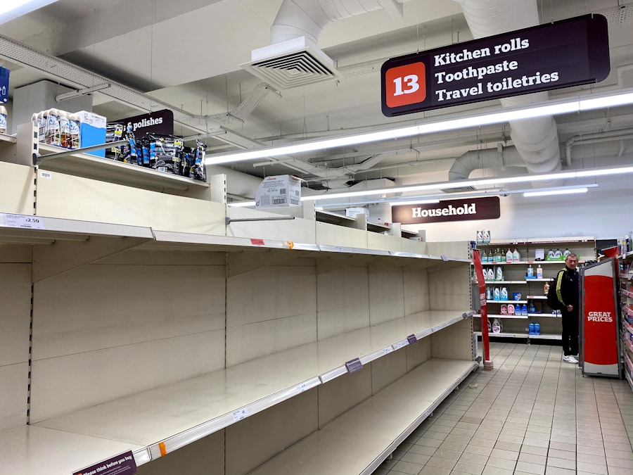 Az Ivermektin gyógyszertárban kapható, és hatékony lehet a különböző paraziták ellen. Azonban fontos megjegyezni, hogy minden gyógyszernek vannak mellékhatásai és ellenjavallatai. Ha bármilyen kérdése van a gyógyszerrel kapcsolatban, mindenképpen konzultáljon orvosával vagy gyógyszerészével. Egy másik érdekes cikk a vízhajtó gyógyszerek hatékony megoldások a vese problémákra, amely részletesen bemutatja ezeknek a gyógyszereknek a hatásmechanizmusát és alkalmazását. Fontos, hogy mindig tájékozott legyen az általános egészségügyi kérdésekben, és ne vegyen be semmilyen gyógyszert anélkül, hogy előtte konzultálna egy szakemberrel.