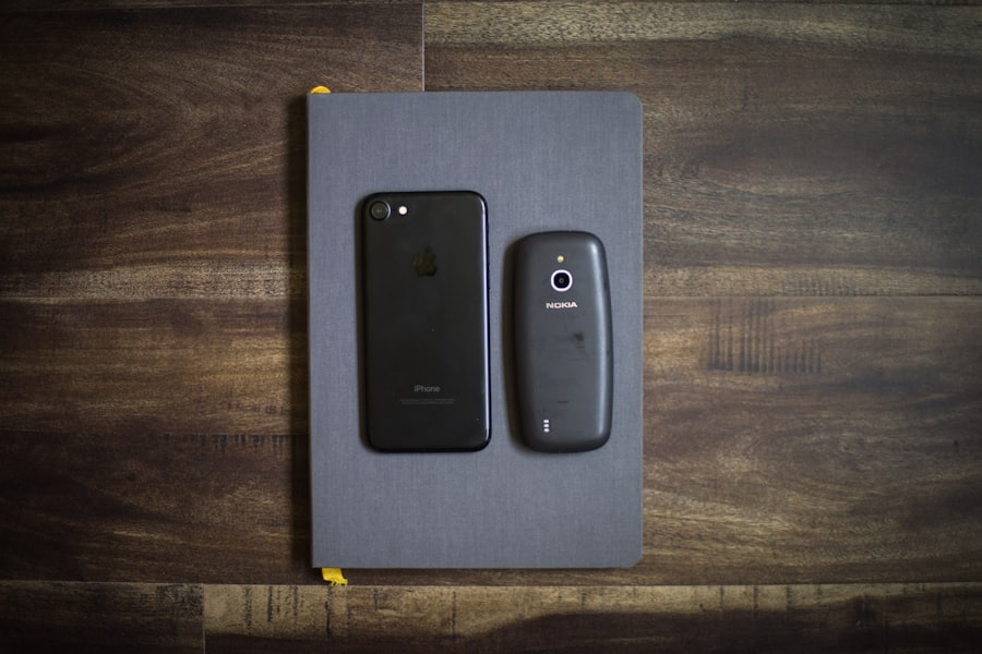 Az Ozempic ára változó lehet, attól függően, hogy hol vásároljuk meg és milyen biztosítási fedezet áll rendelkezésre. Magyarországon az Ozempic ára általában magasabb, mint sok más cukorbetegség elleni gyógyszeré, mivel újabb készítményről van szó. A gyógyszer ára átlagosan 30-40 ezer forint körül mozog havonta, ami jelentős terhet jelenthet azok számára, akik hosszú távon szeretnék használni.