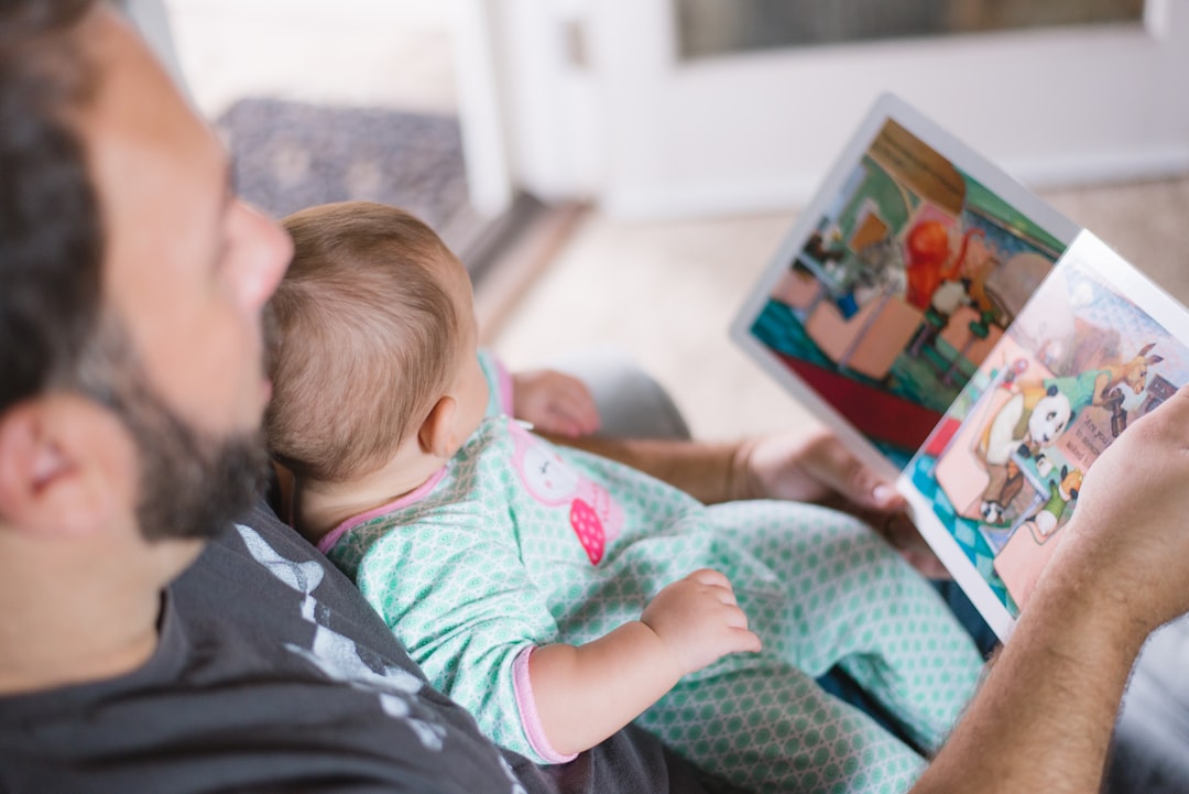 Photo Baby scratching
