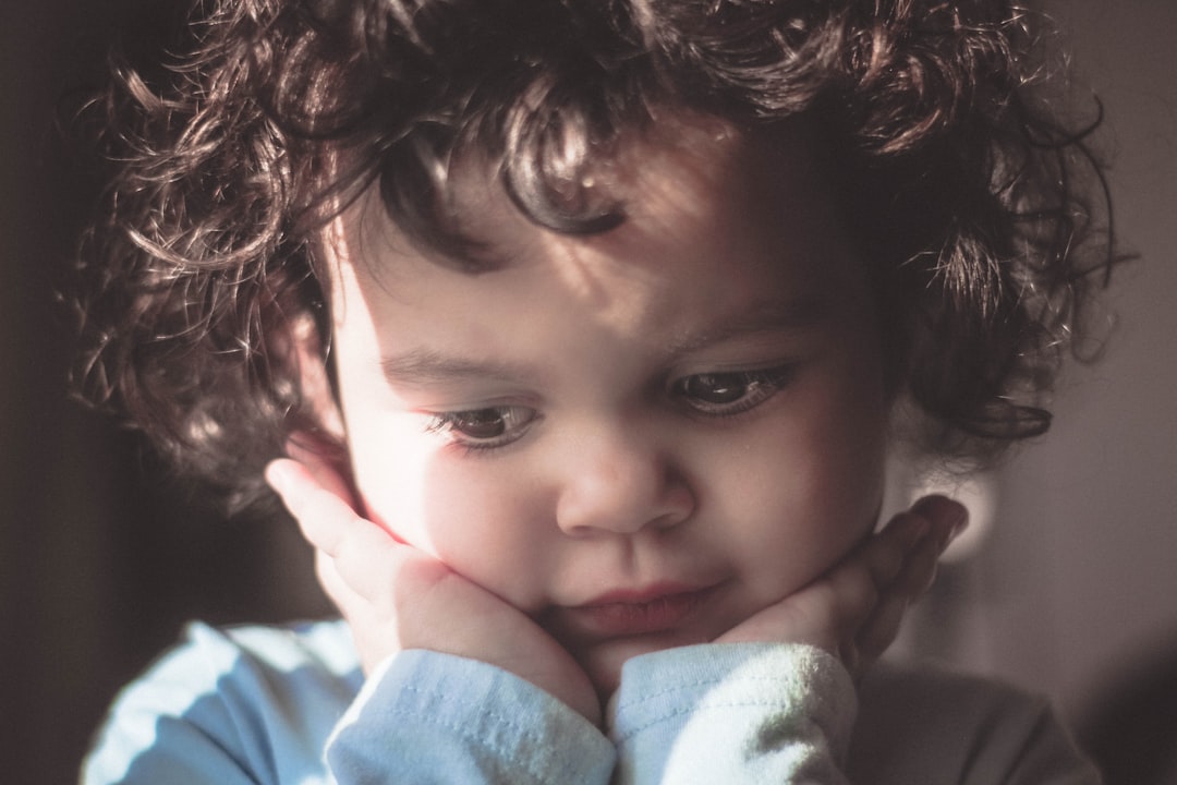 Photo Distracted child