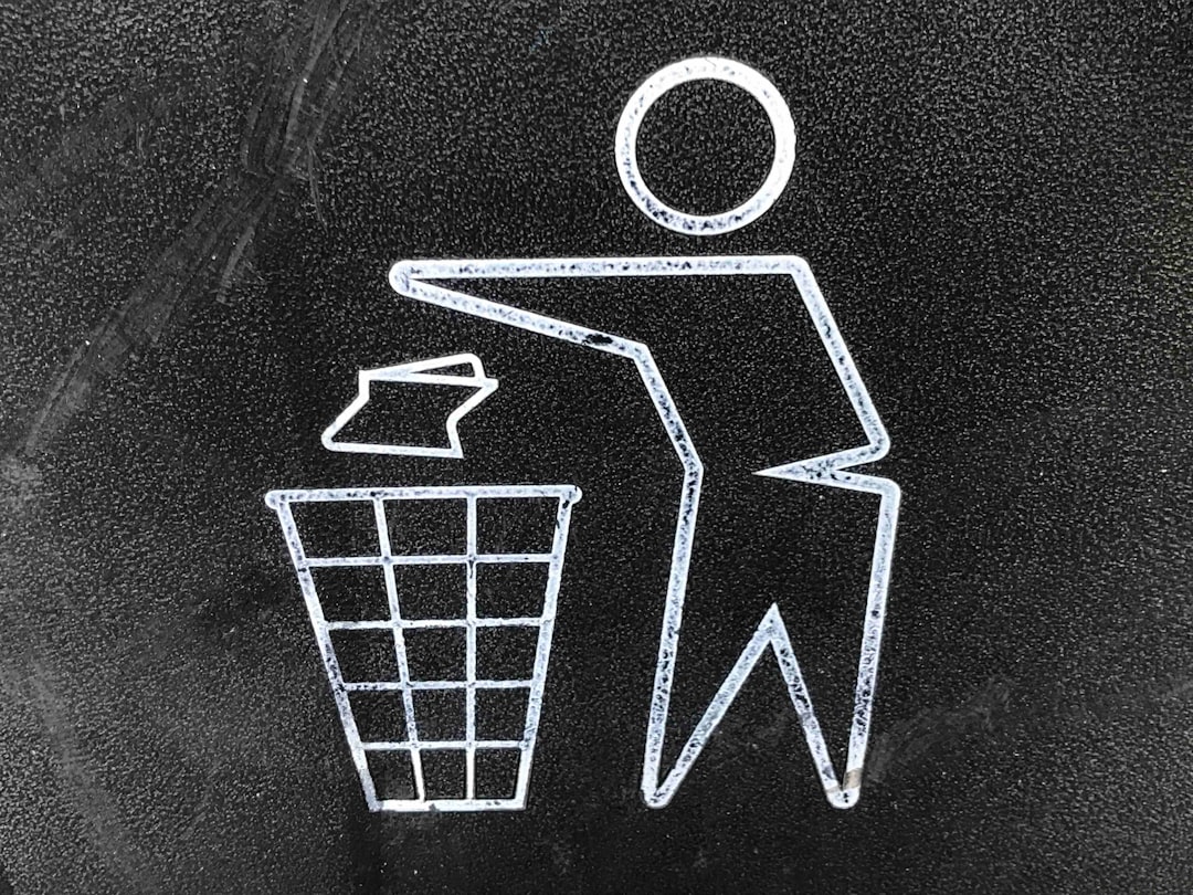 Photo Trash can