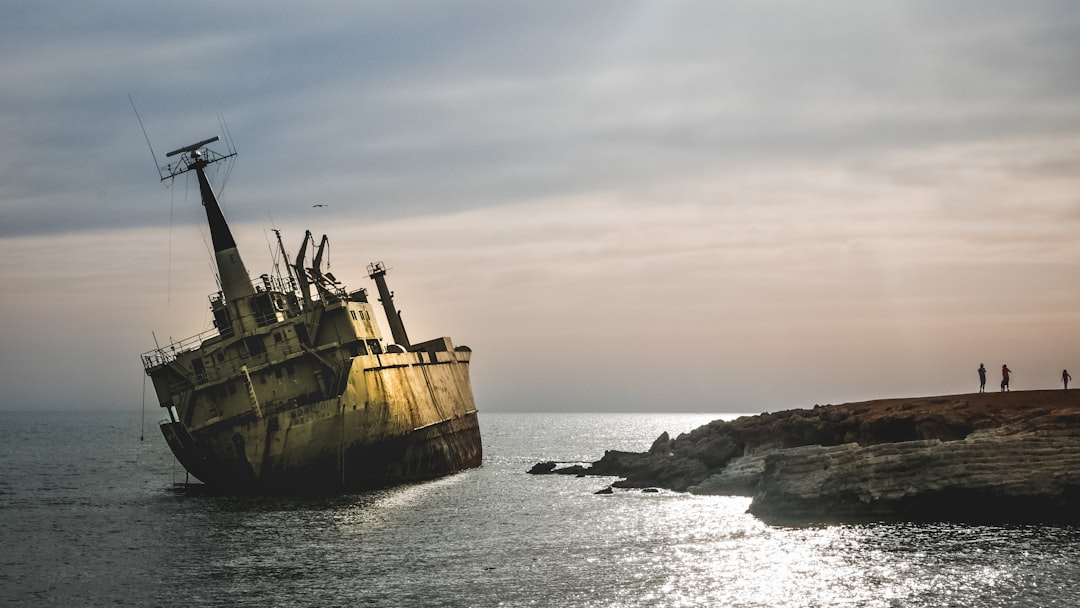 Photo Sinking boat