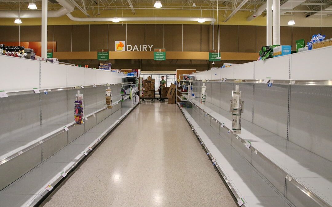 Photo Empty shelves