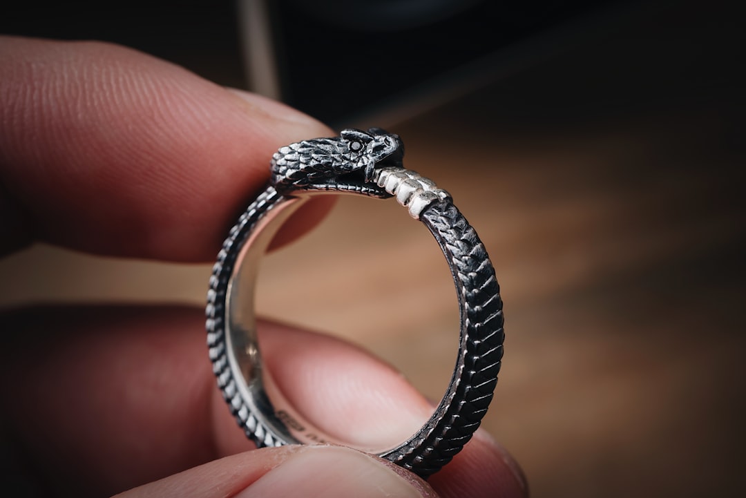 Photo Knuckle ring