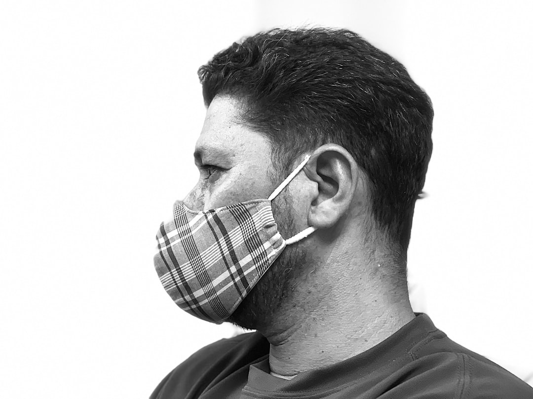 Photo Silent reflux: Throat irritation