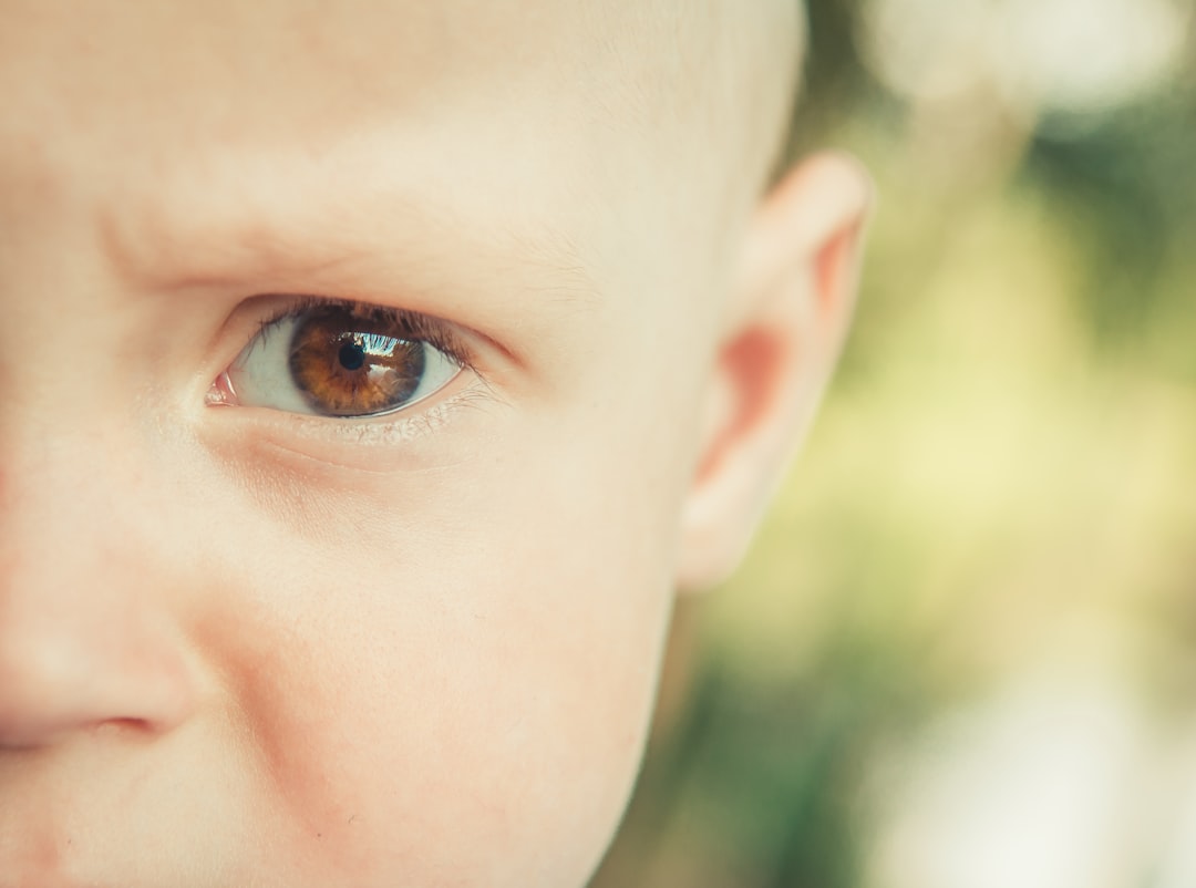 Photo Child with eye patch