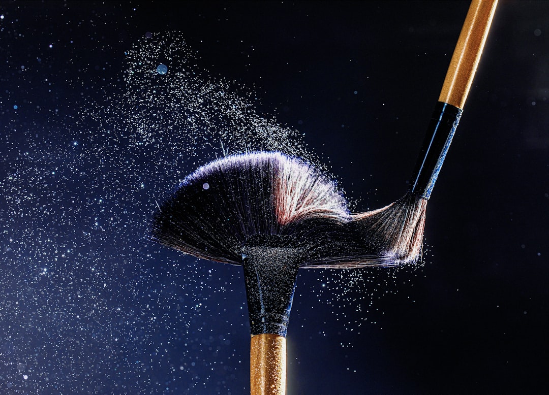 Photo Broom and dustpan