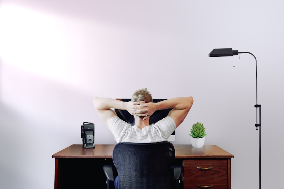 Photo Uncomfortable sitting