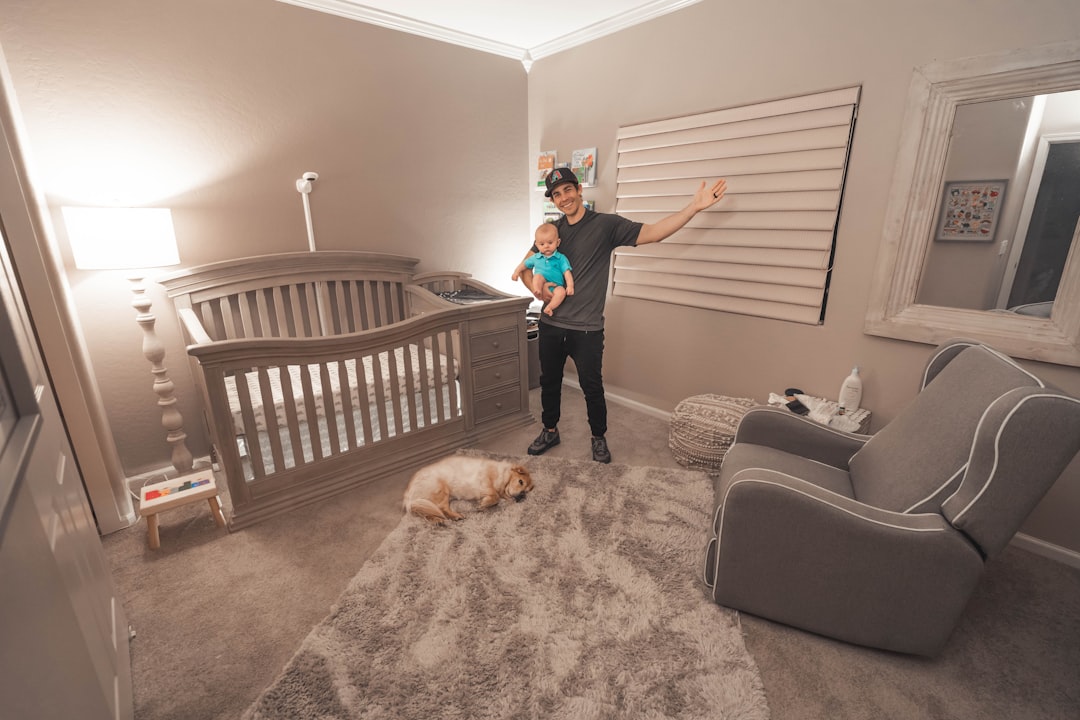 Photo Baby in crib