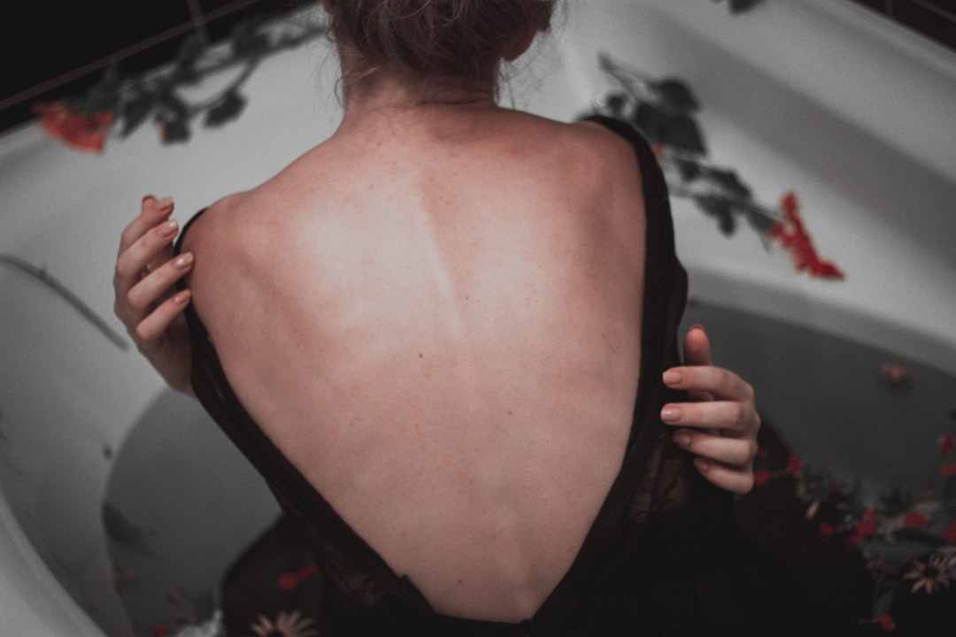 Photo back pain at night