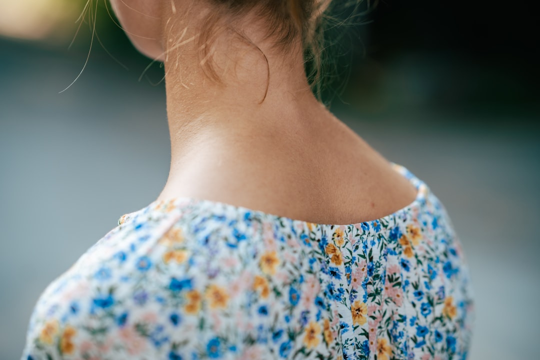 Photo lateral neck pain