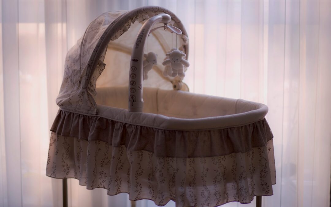 Photo pregnancy and home safety: non-slip, bathtub safety