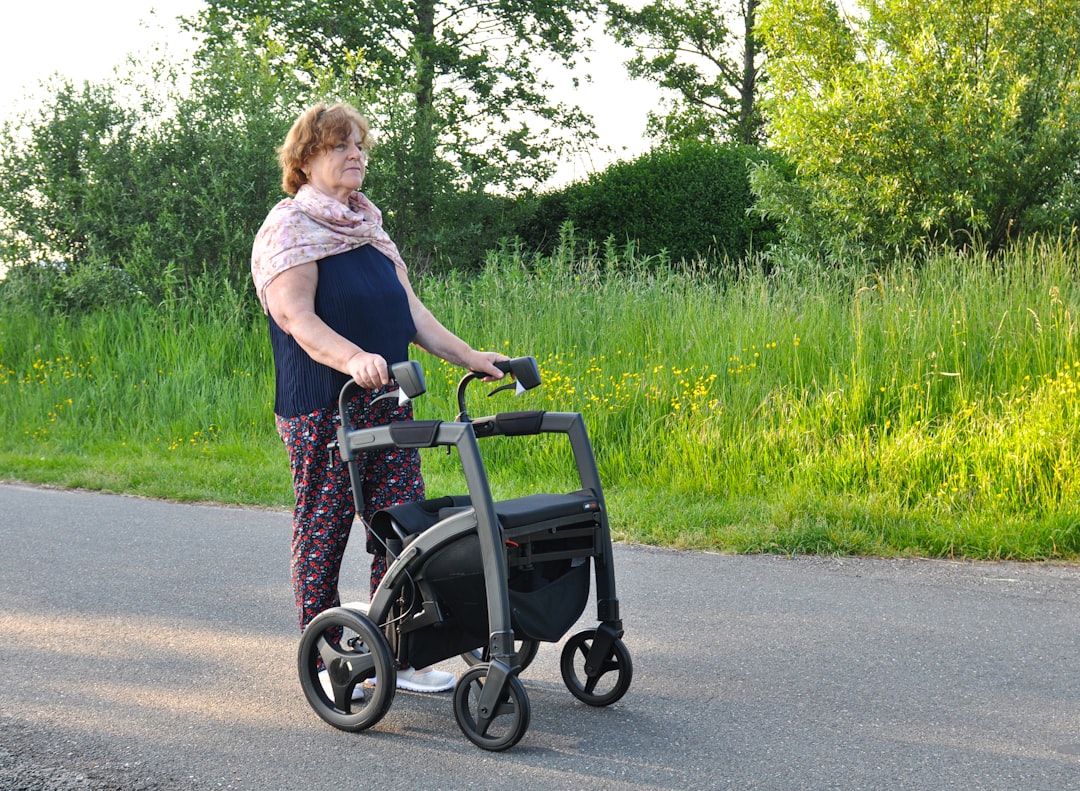 Photo pregnancy and stroller weight test