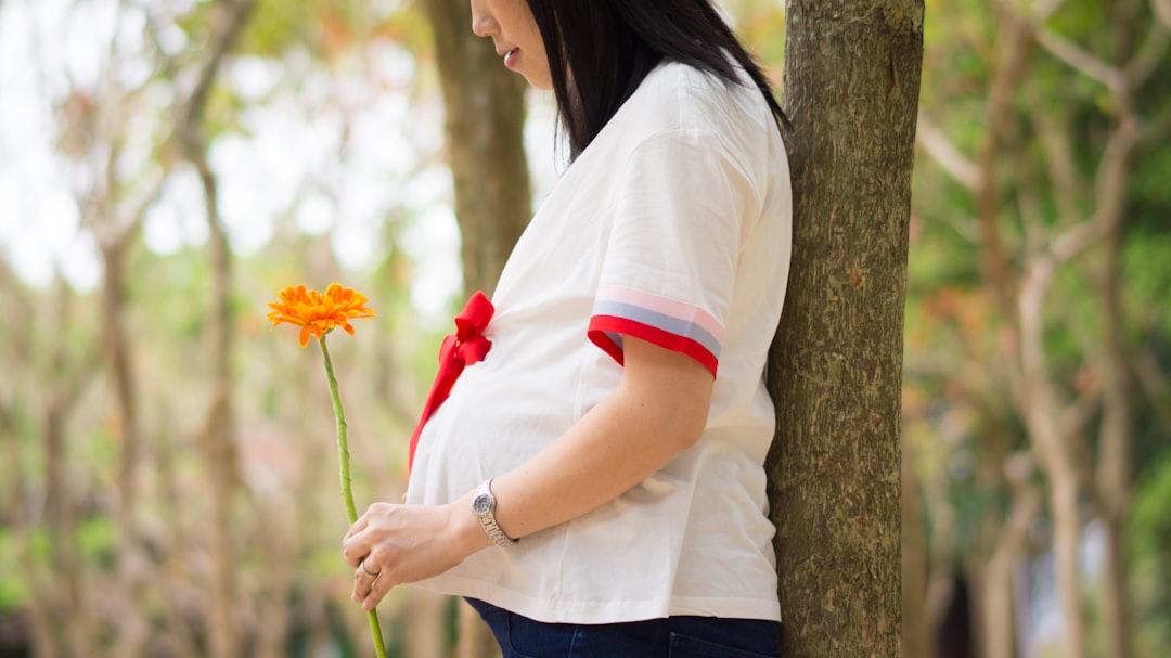 Photo pregnancy and address card/TAJ matters before the arrival of the baby