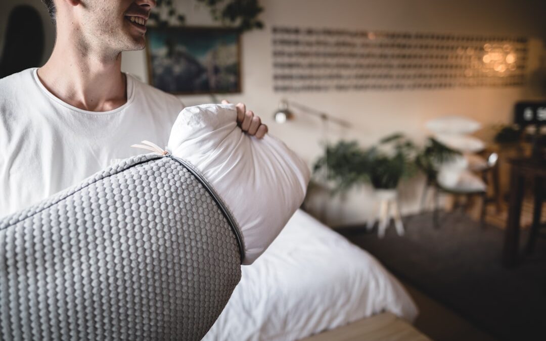 Photo pregnancy and side lying: cushioning techniques with pictures