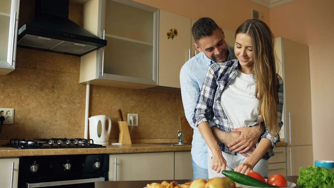 Photo pregnancy and household sprout nests: cutting board, refrigerator