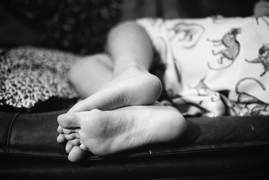 Photo nighttime leg numbness